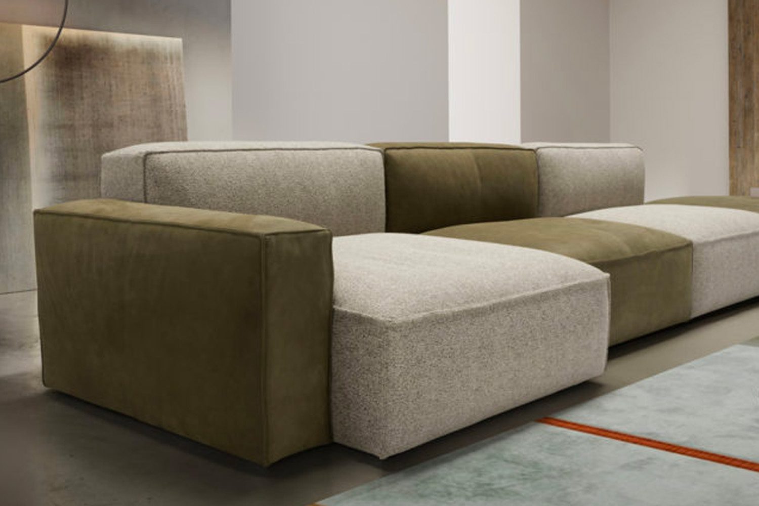 Mitohome exhibition of high-quality sofas in New York
